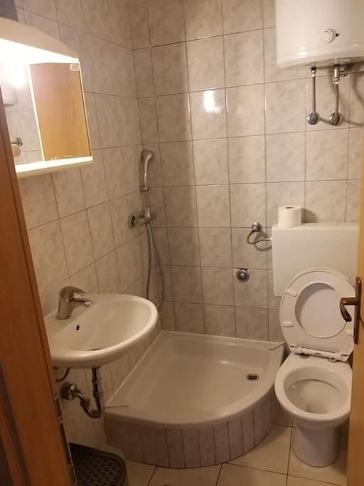 Nice Apartment On Quite Location Near City Center Split Eksteriør billede