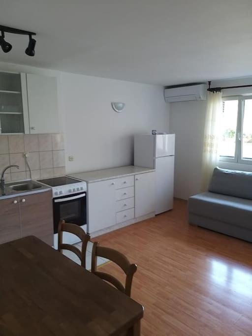 Nice Apartment On Quite Location Near City Center Split Eksteriør billede